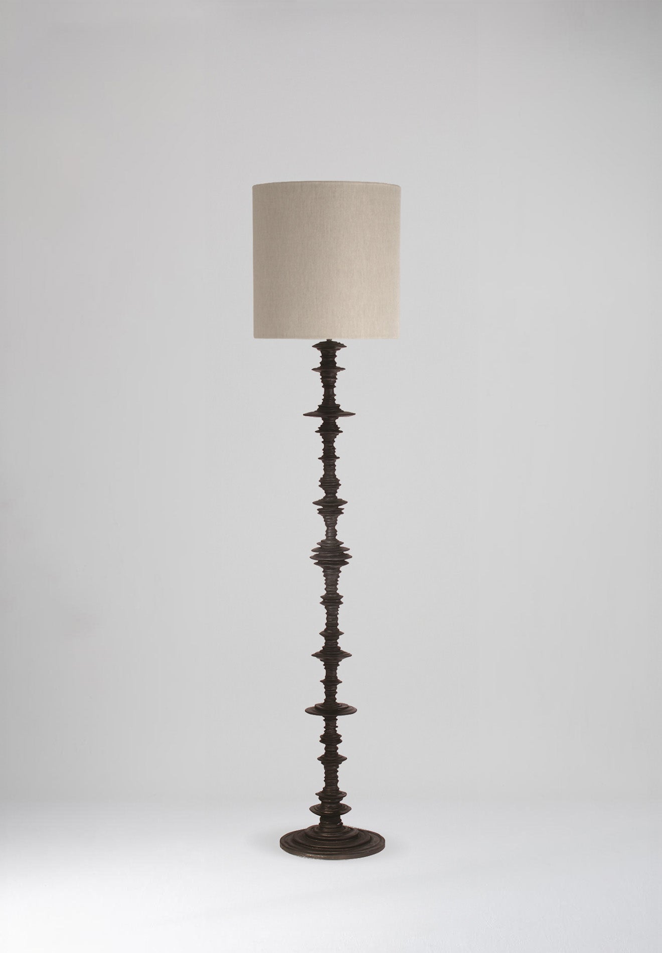 Bronzed shown with 17" Top Hat in Ghost Linen with Cream Card lining