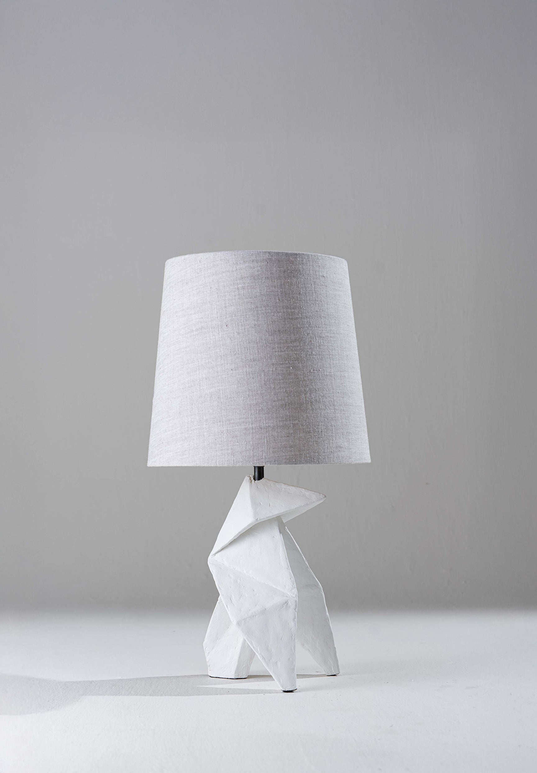 Plaster White shown with 11" Bongo in Natural Linen with Cream Card lining