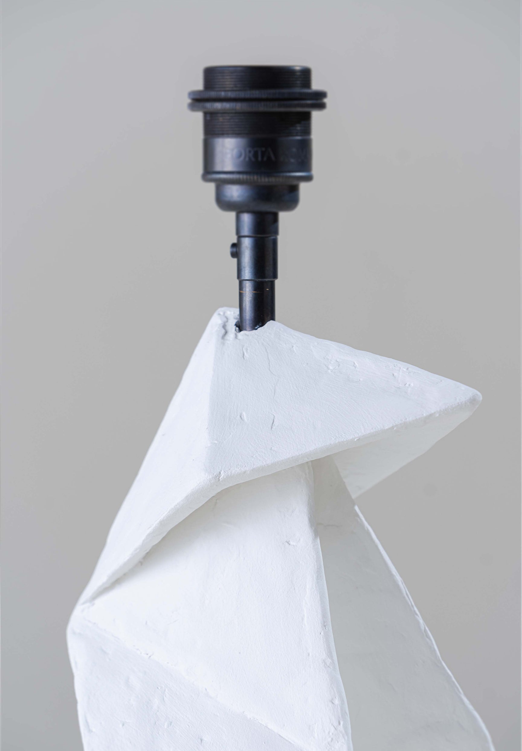 Plaster White shown with 11" Bongo in Natural Linen with Cream Card lining