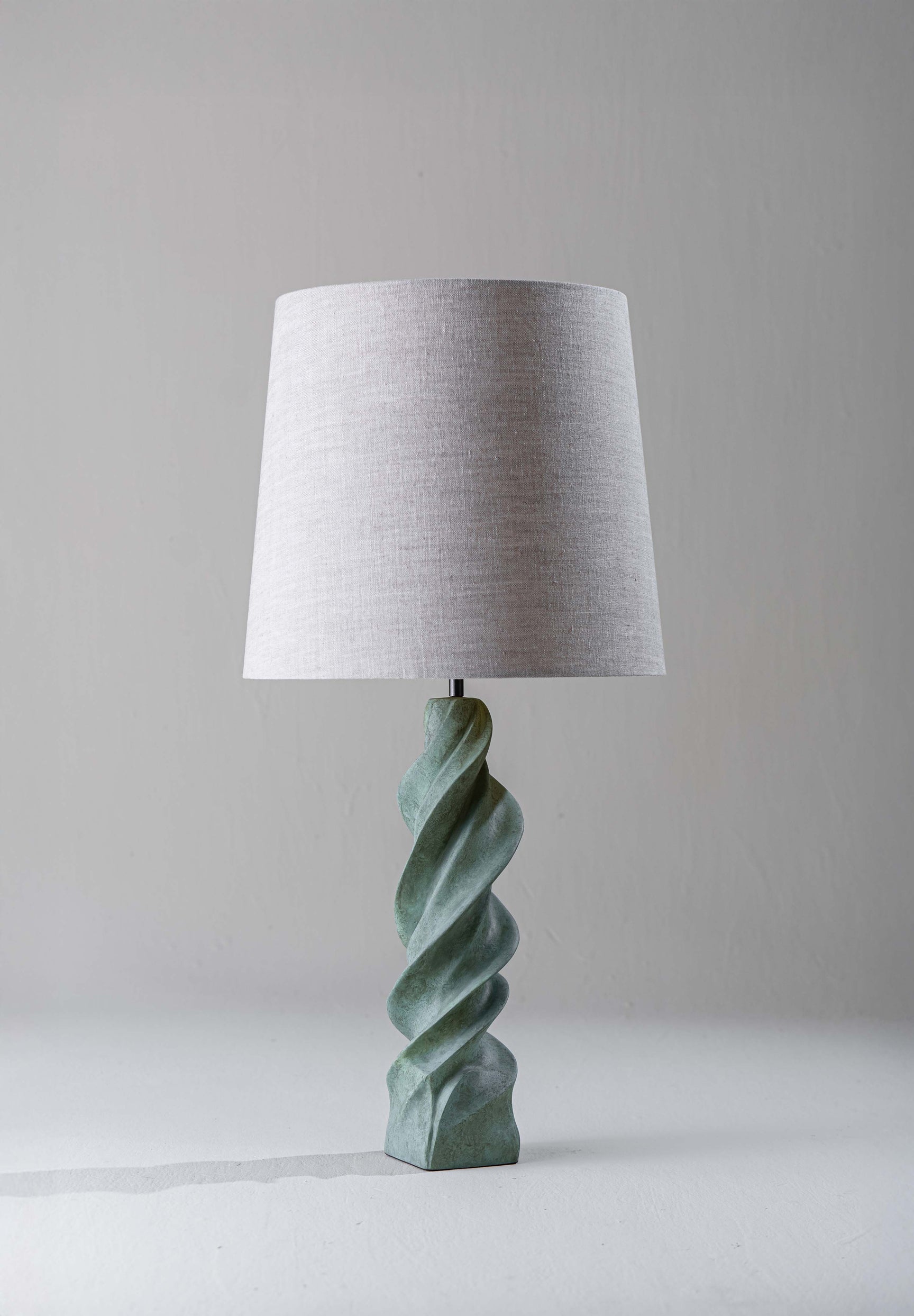 Sprottle shown with 14" Bongo in Natural Linen with Cream Card lining