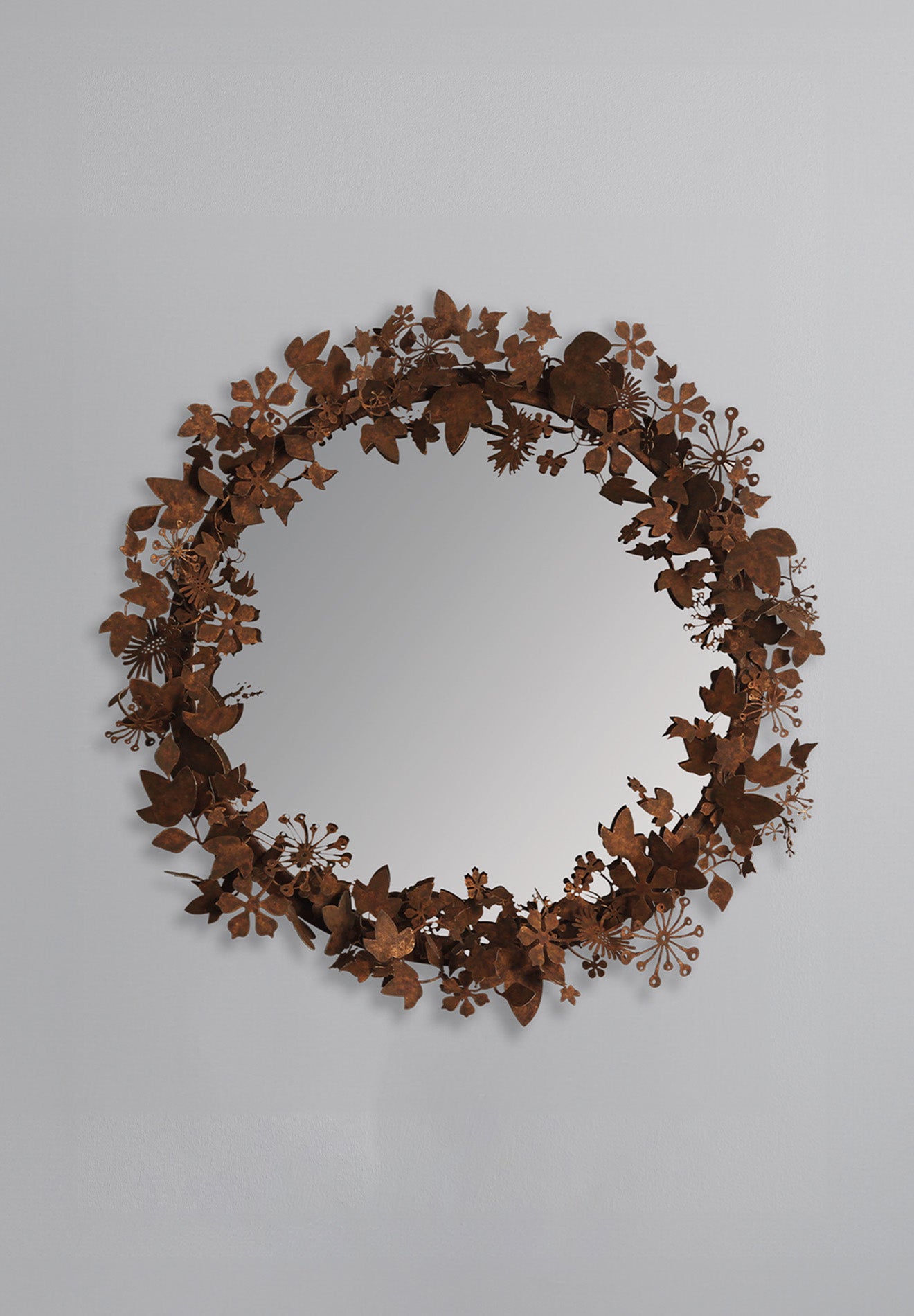 Ivy Shadow in Forest Rust